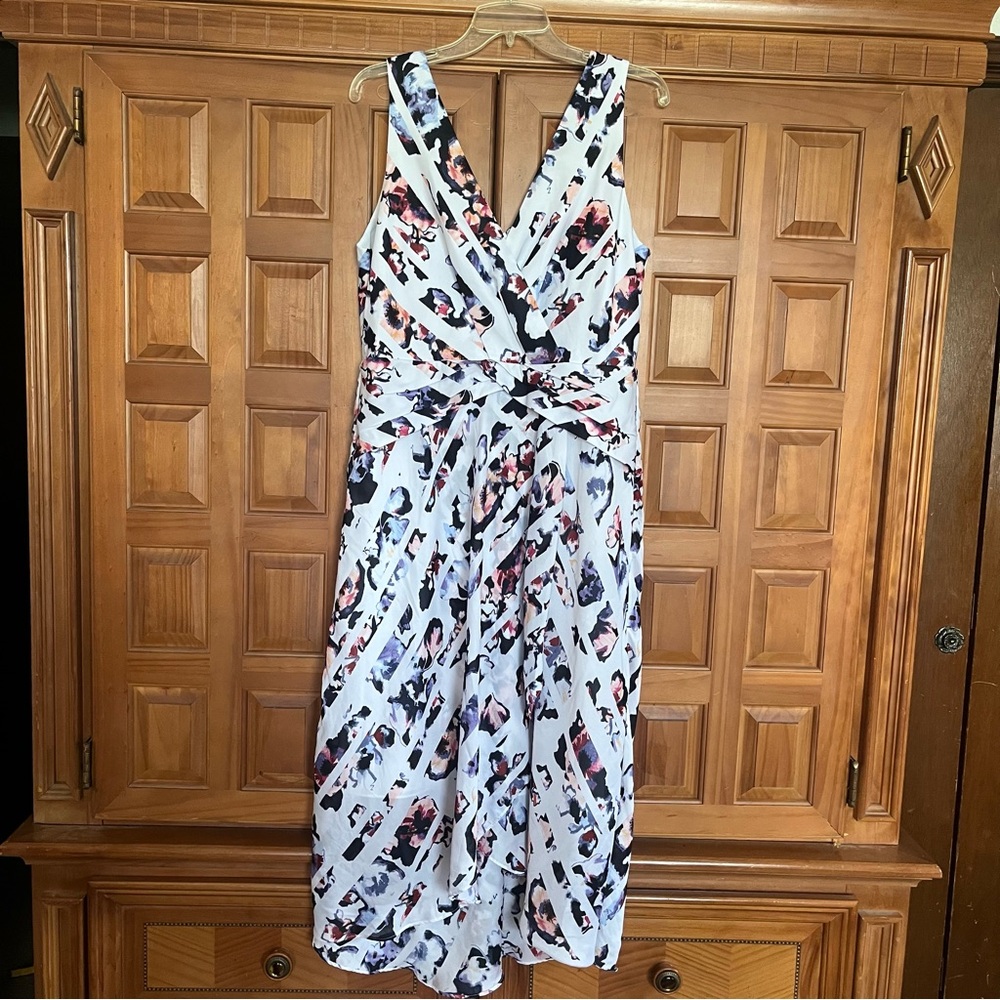 NWOT White House Black Market Black and White Ruched Wrap Midi Dress Size 14!
